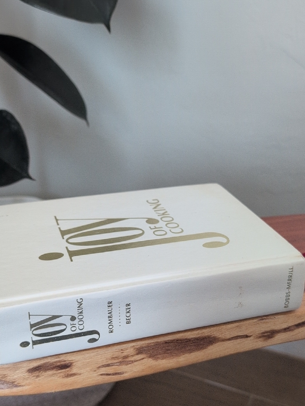 Vintage 1975 Joy Of Cooking Hardcover Cookbook - White with Gold Lettering - Picture 5 of 14